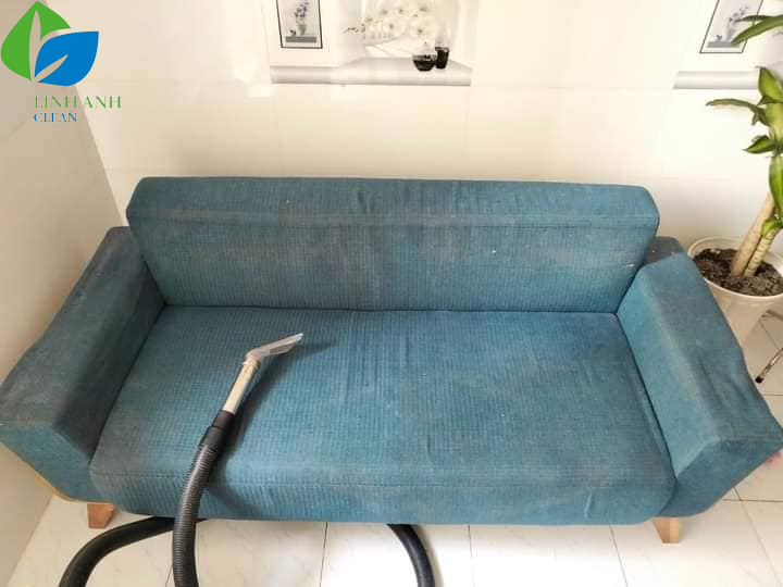 Giặt ghế sofa cho nhà anh Quang tại Khương Trung 